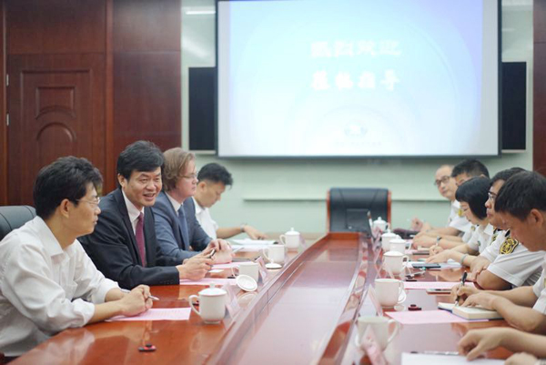 肖建华与俄认可局长会谈并赴上海质检技术机构考察调研