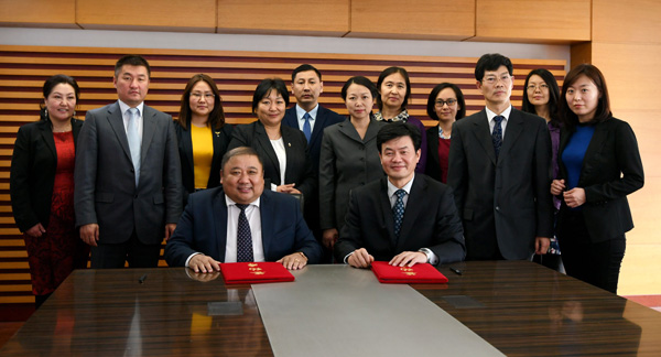 肖建华主任与蒙古标准计量局钢特穆尔主席在京举行会谈并签署中蒙认可合作行动计划