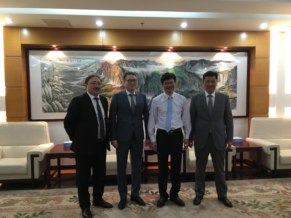 哈萨克斯坦代表团访问CNAS